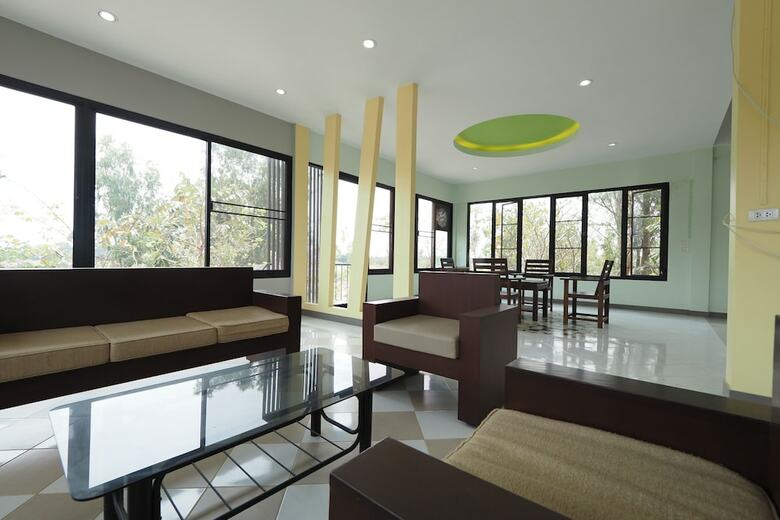 Hotel Oyo 733 T Resort