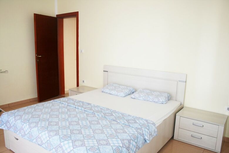 Spacious Sea View Apartment
