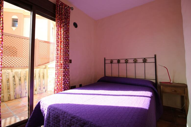 1033 Villa Laura