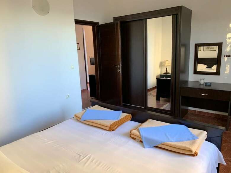 Apartments Petrovac