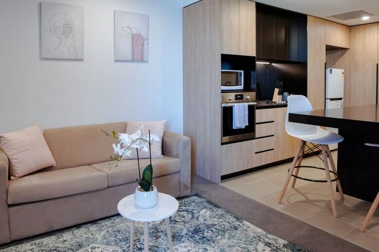 Airtrip Apartments On Deshon St