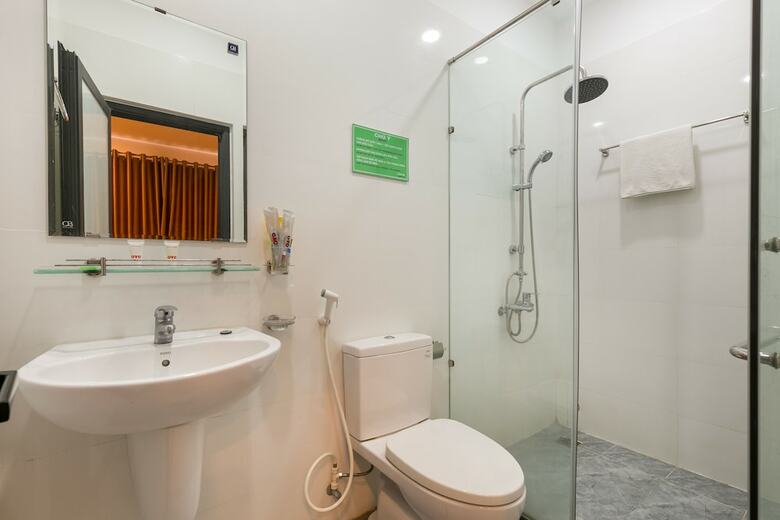 Hotel Oyo 866 Huong Lan 2