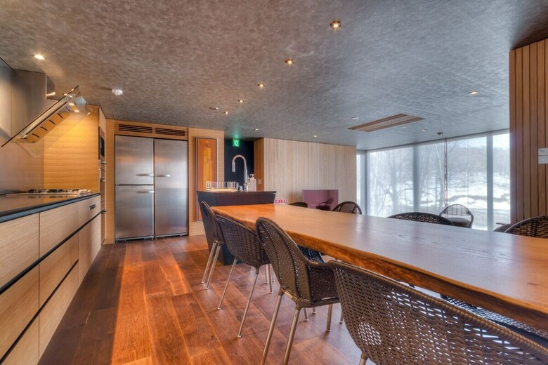 Hideaway On Escarpment By Hokkaido Tracks