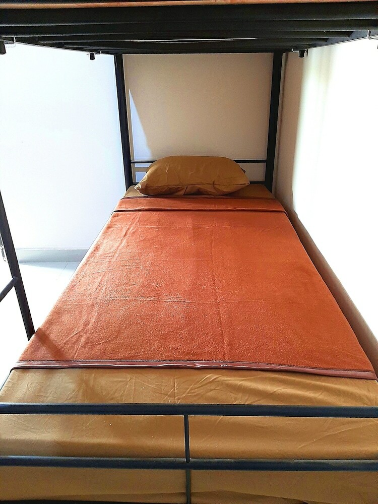 Hostal Safe House Bed And Breakfast - Hostel (Adults Ony)