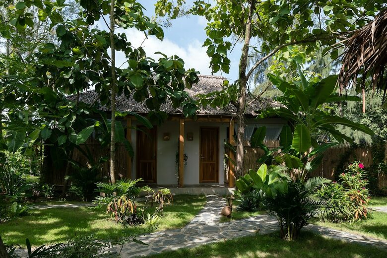 Hostal Chibu Riverside Cottages And Dorm