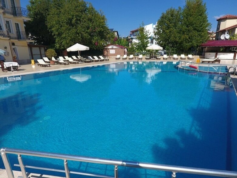 Hotel Regum Life