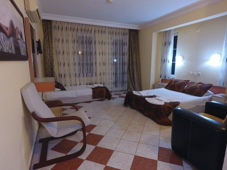 Hotel Regum Life