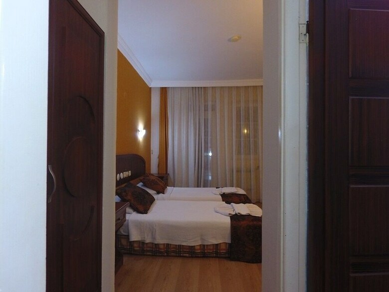 Hotel Regum Life