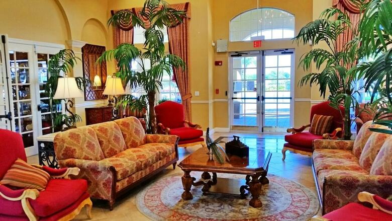 Apartamentos 5000 Cayview Ave #203
