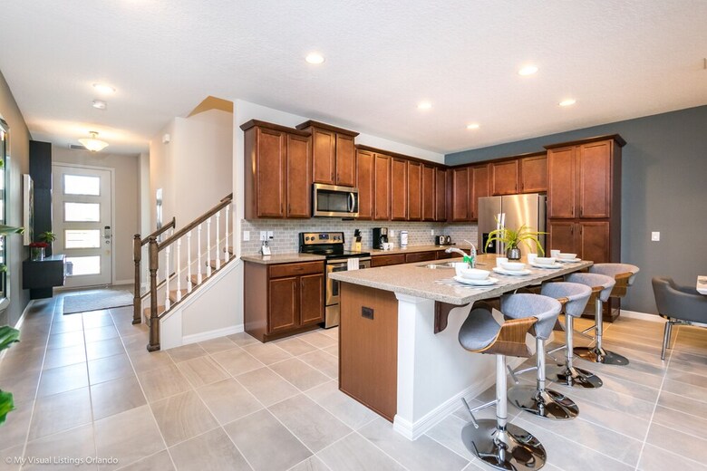 1552 Carey Palm Circle