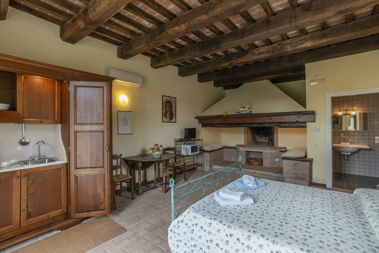 Agroturismo Agriturismo Le Case Rosse Di Montebuono