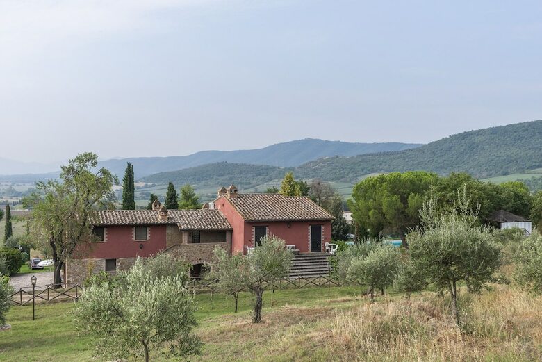 Agroturismo Agriturismo Le Case Rosse Di Montebuono