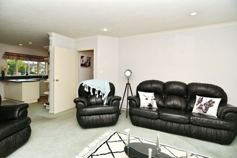 Russley Hideaway Chc Holiday Homes