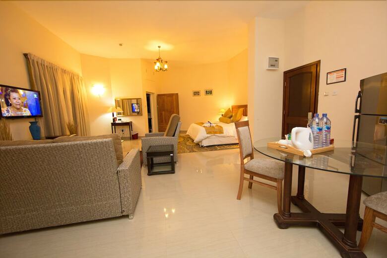 La Palm Royal Beach Hotel