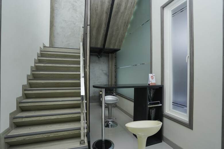 Hostal Oyo 2651 Osw Cabin