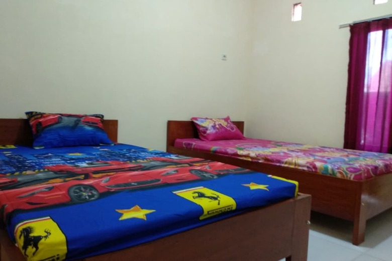 Hostal Homestay Kelapa Gading Inn