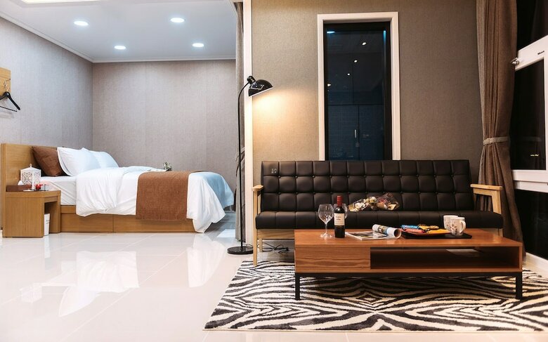 Yeosu Paradise Spa Pension