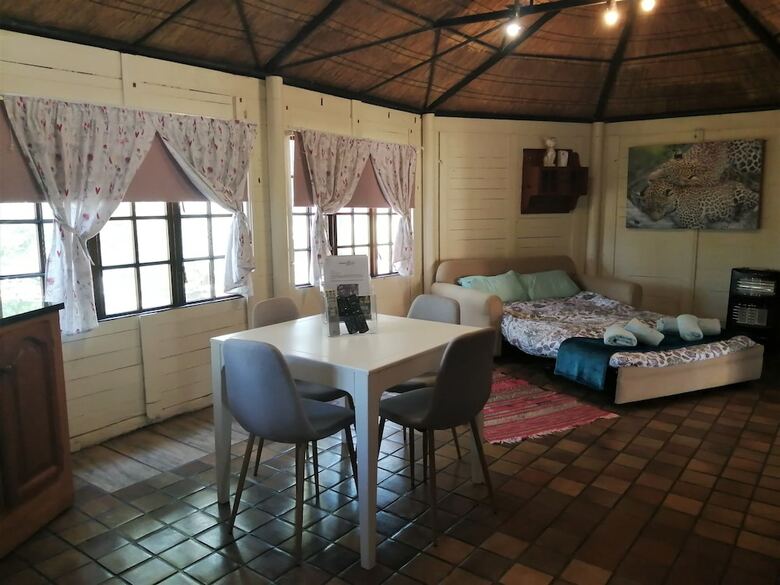 Bed & Breakfast Ikamu's Lodge