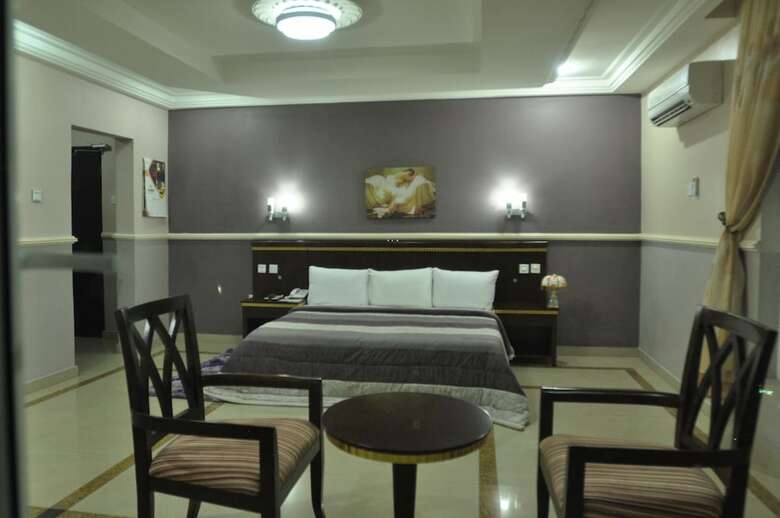 Randekhi Royal Hotel - Gold Wing