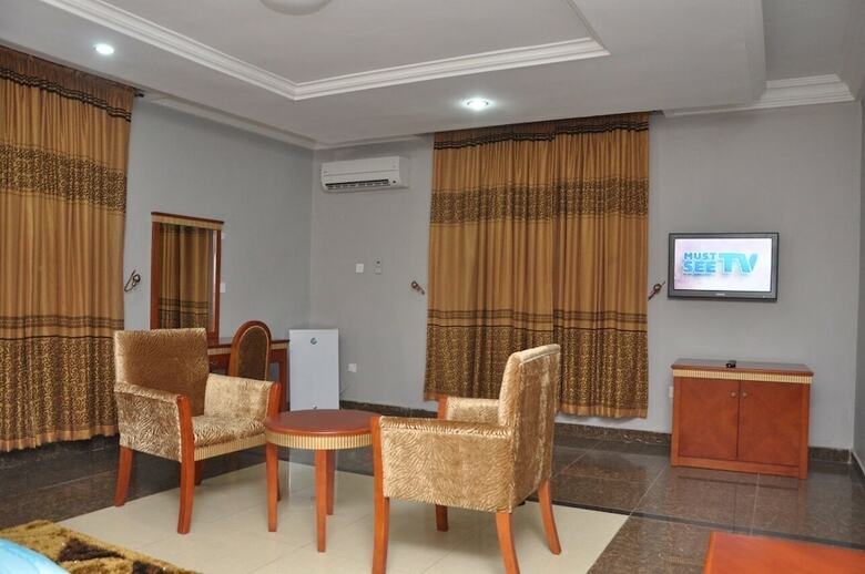 Randekhi Royal Hotel - Gold Wing