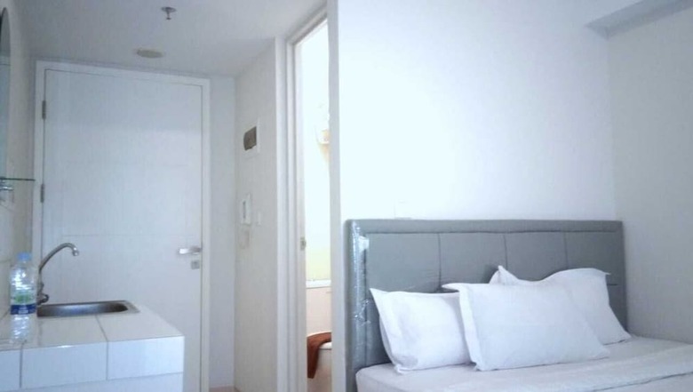 Hotel Dipro At The Springlake Summarecon
