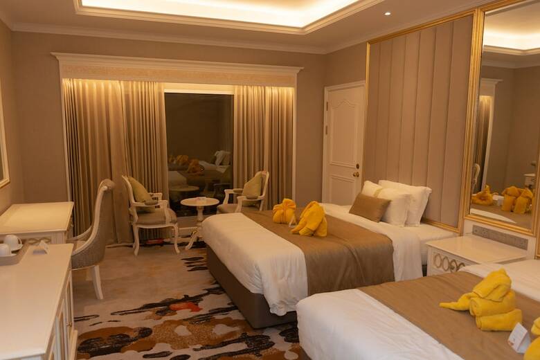 Riverside Majestic Hotel