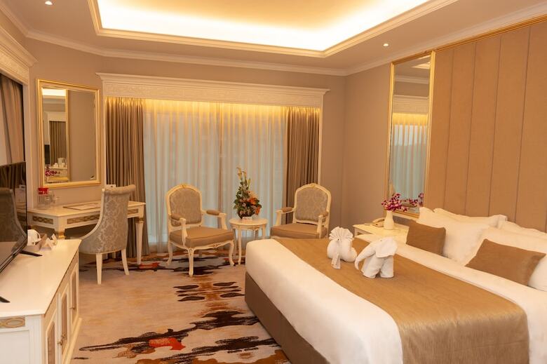 Riverside Majestic Hotel