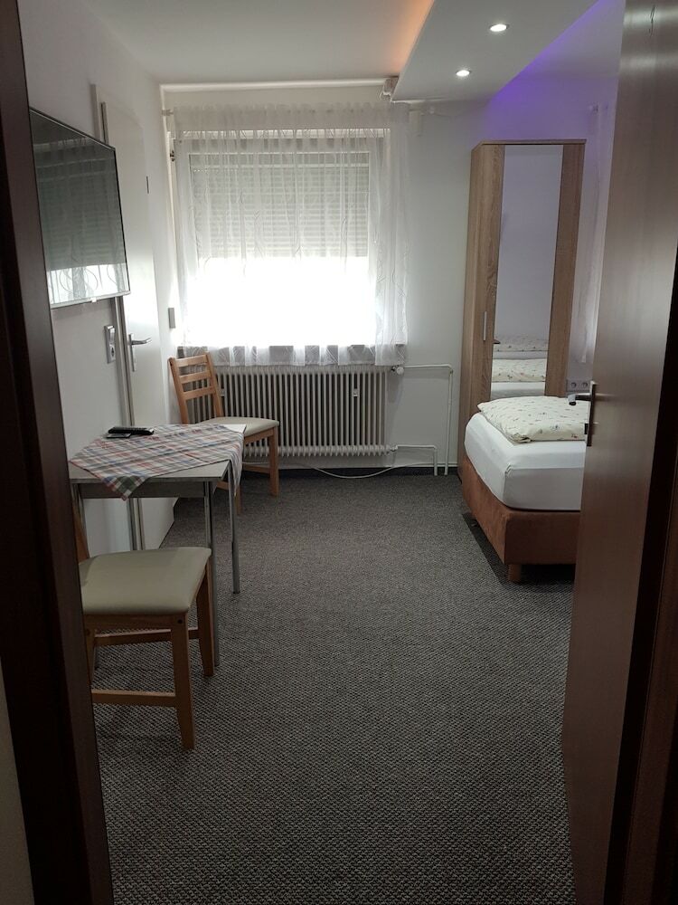 Hotel - Pension - Weller