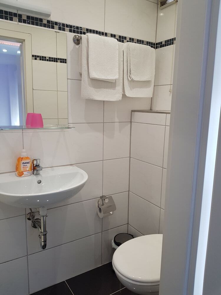 Hotel - Pension - Weller