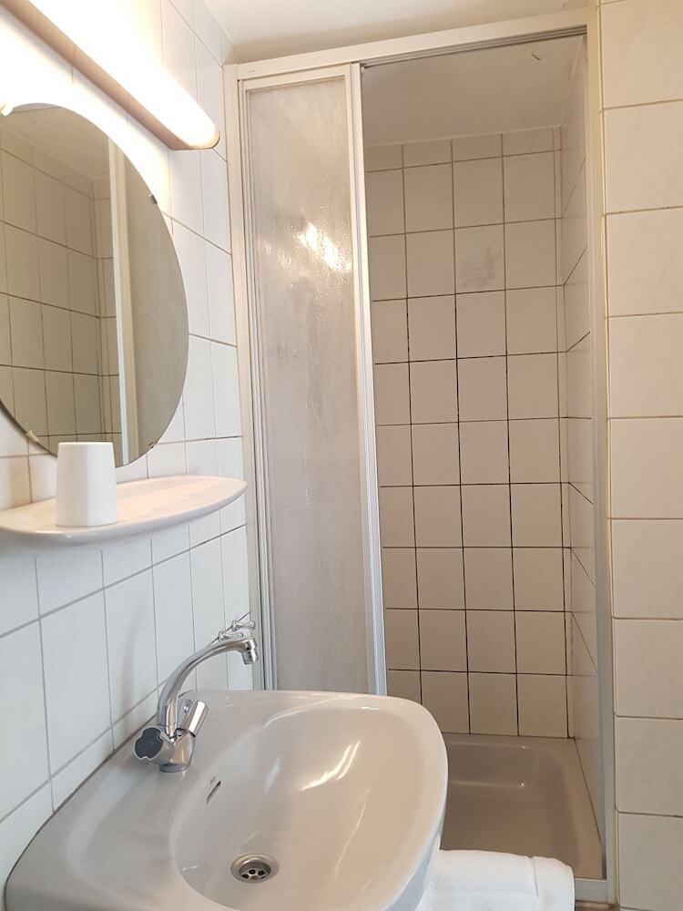 Hotel - Pension - Weller
