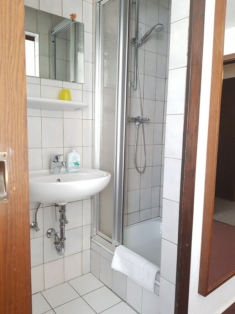Hotel - Pension - Weller