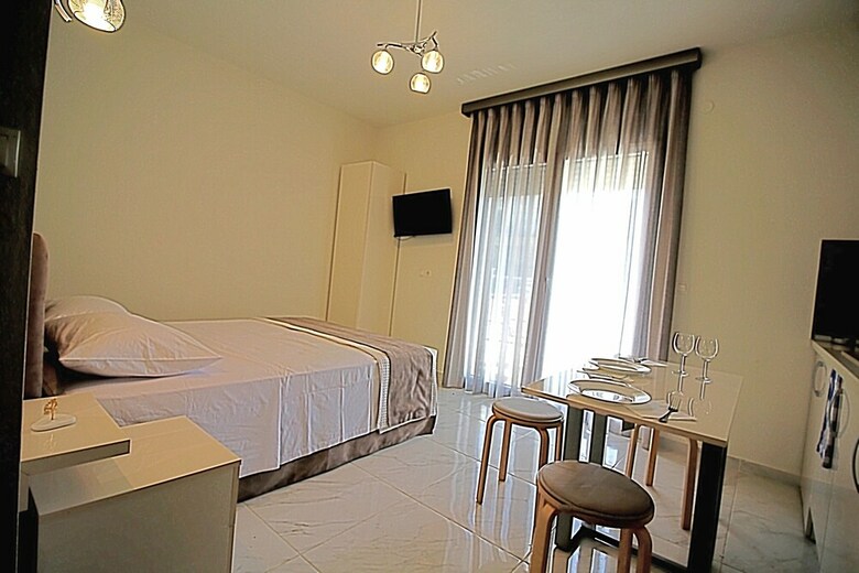 Aparthotel Sky Rays Luxury Apartments