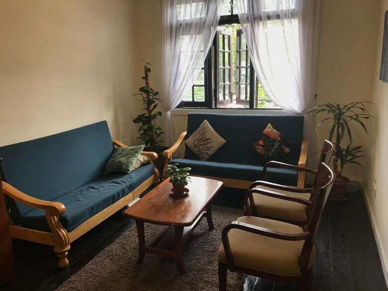 Hostal Downtown Bunkers