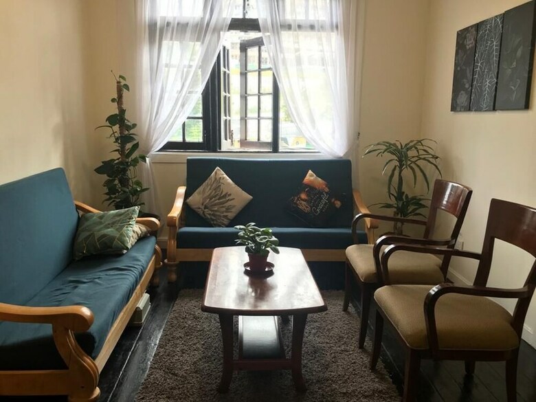 Hostal Downtown Bunkers