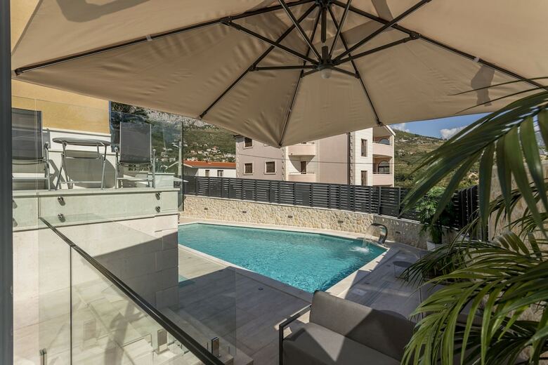 Apartamentos Luxury Suites