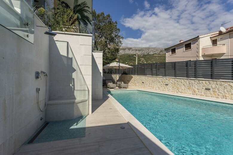 Apartamentos Luxury Suites