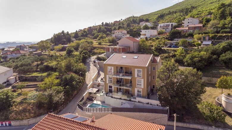 Apartamentos Luxury Suites