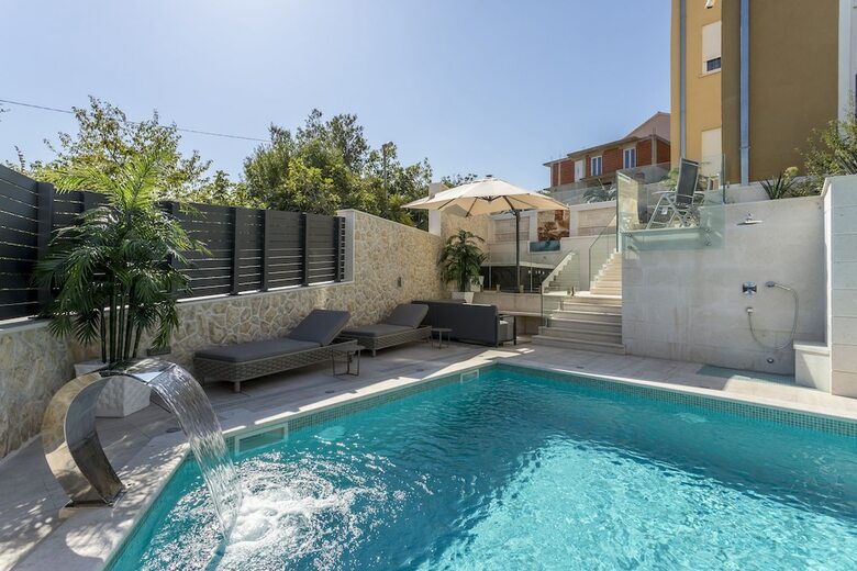 Apartamentos Luxury Suites