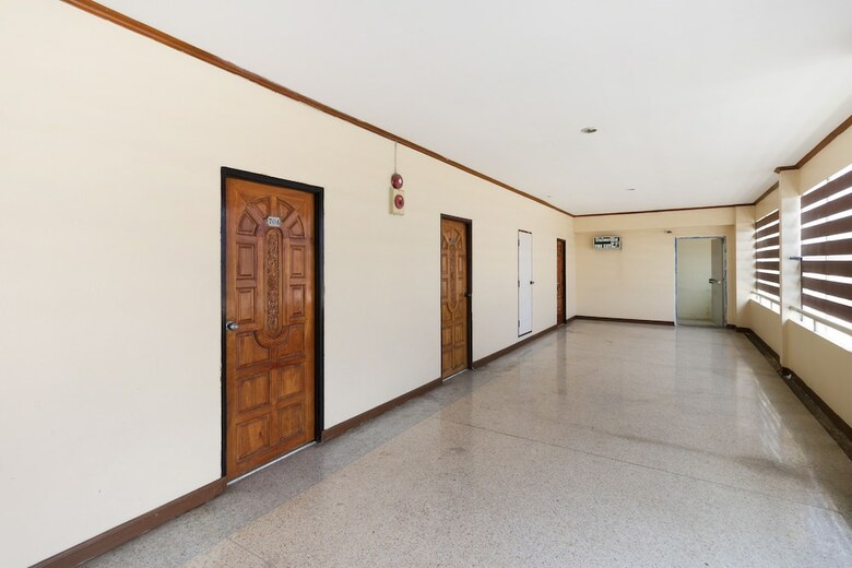 Oyo 702 Chaiyaphruk Grand Hotel