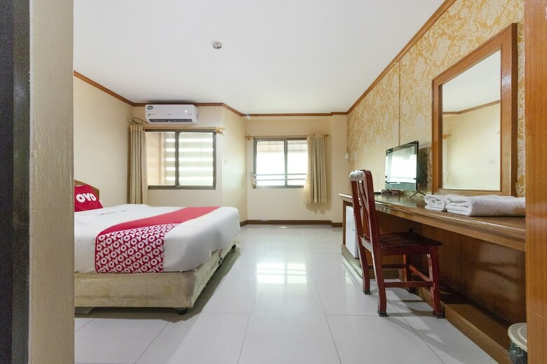 Oyo 702 Chaiyaphruk Grand Hotel