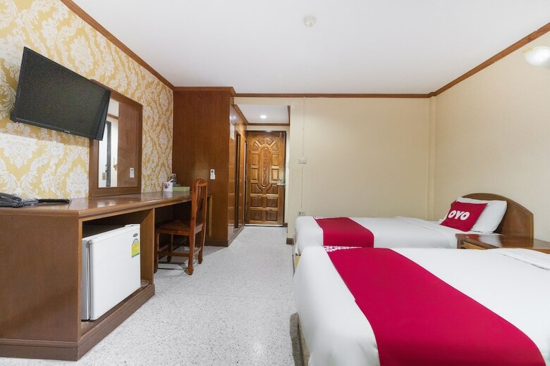 Oyo 702 Chaiyaphruk Grand Hotel
