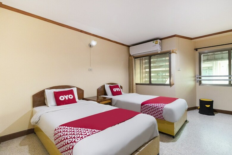 Oyo 702 Chaiyaphruk Grand Hotel