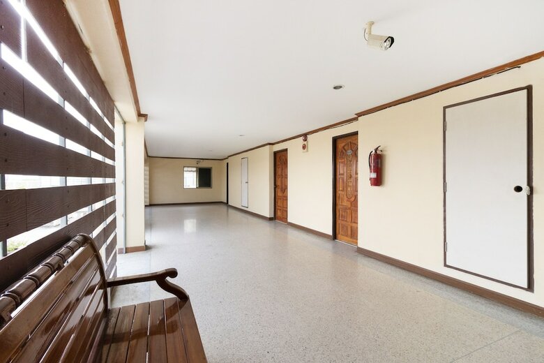 Oyo 702 Chaiyaphruk Grand Hotel