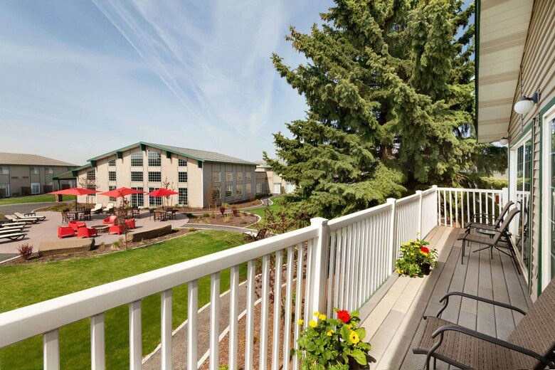 Hotel Ramada By Wyndham Spokane Airport