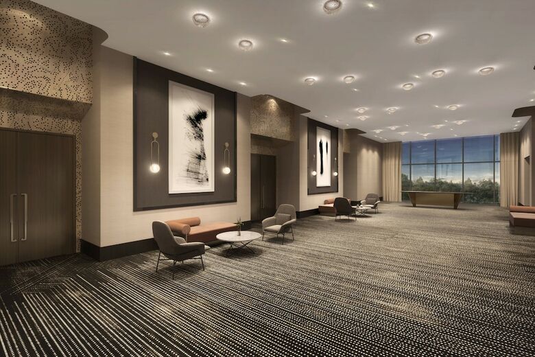 Renaissance Milwaukee West Hotel