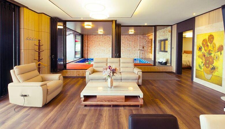 Aparthotel Sun&moon Pool Villa