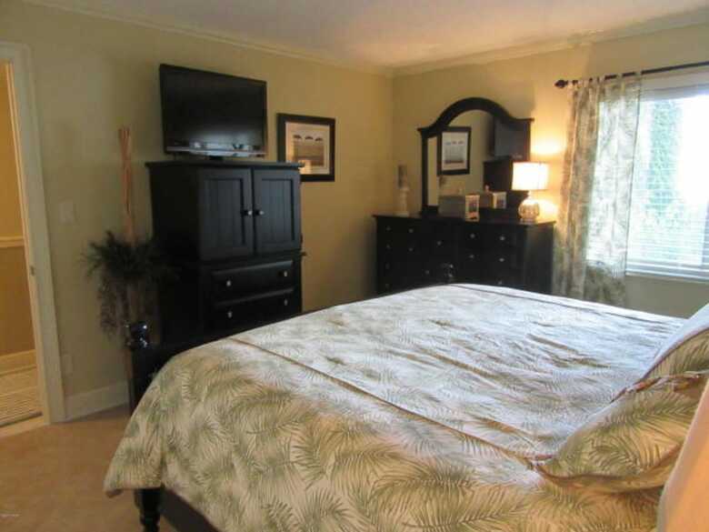 Hotel Mariner East Beach Resort Unit: 108 By Forehand Rentals