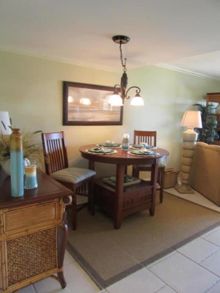 Hotel Mariner East Beach Resort Unit: 108 By Forehand Rentals