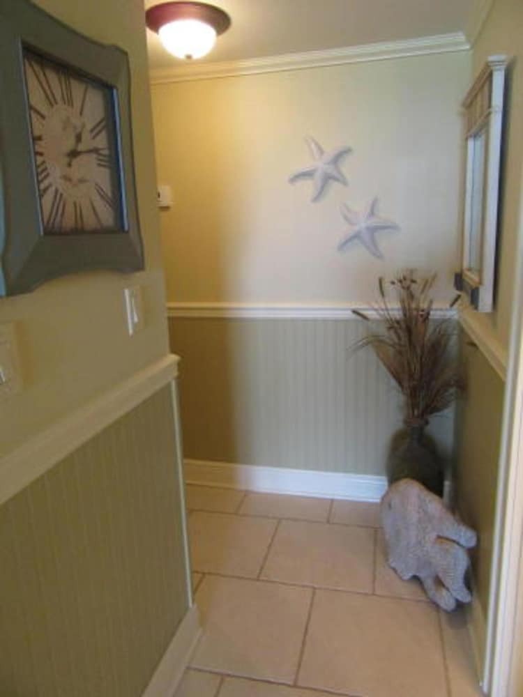 Hotel Mariner East Beach Resort Unit: 108 By Forehand Rentals