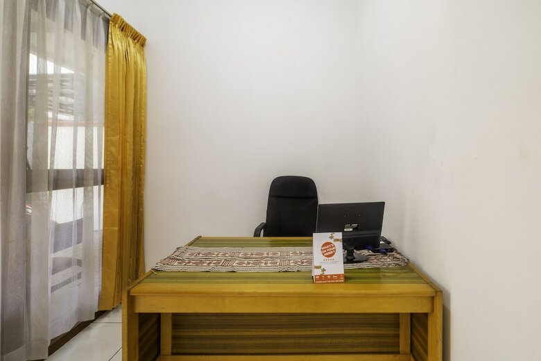 Hotel Oyo 2728 Sinulingga Residence